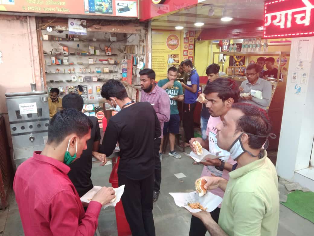 Puneri Vadapav 4